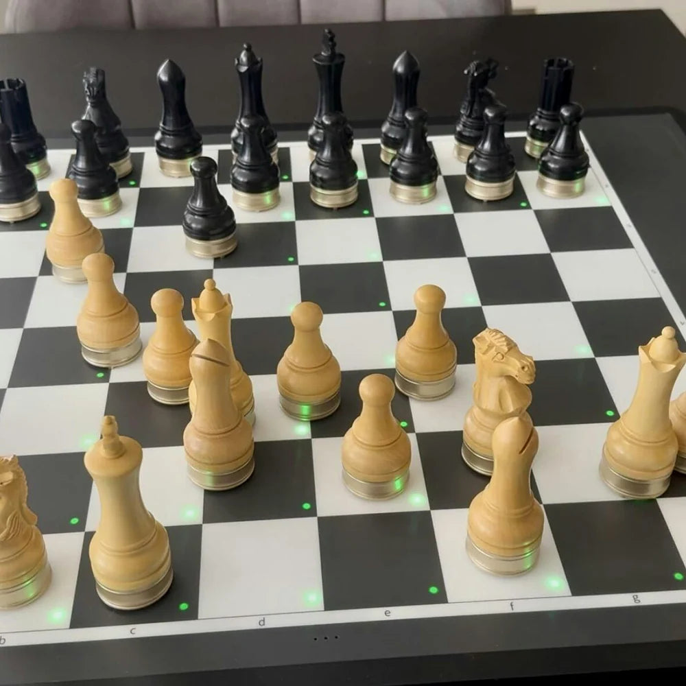 ChessForge – Avancerat smart schackbrädessystem